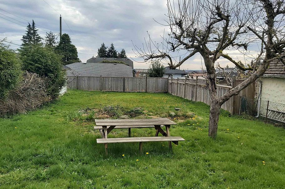 535 E 8th Street North Vancouver, BC - 4