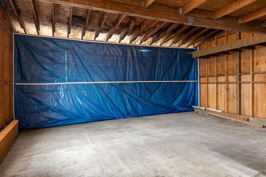 3681 Adanac Street Vancouver, BC - 2