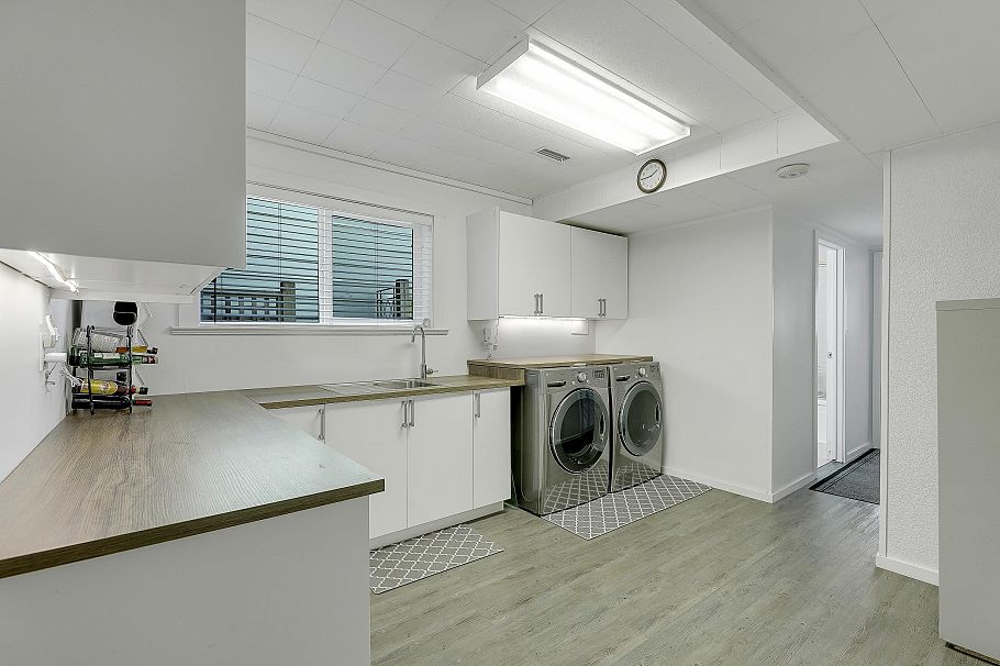 3523 Allan Road North Vancouver, BC - 25