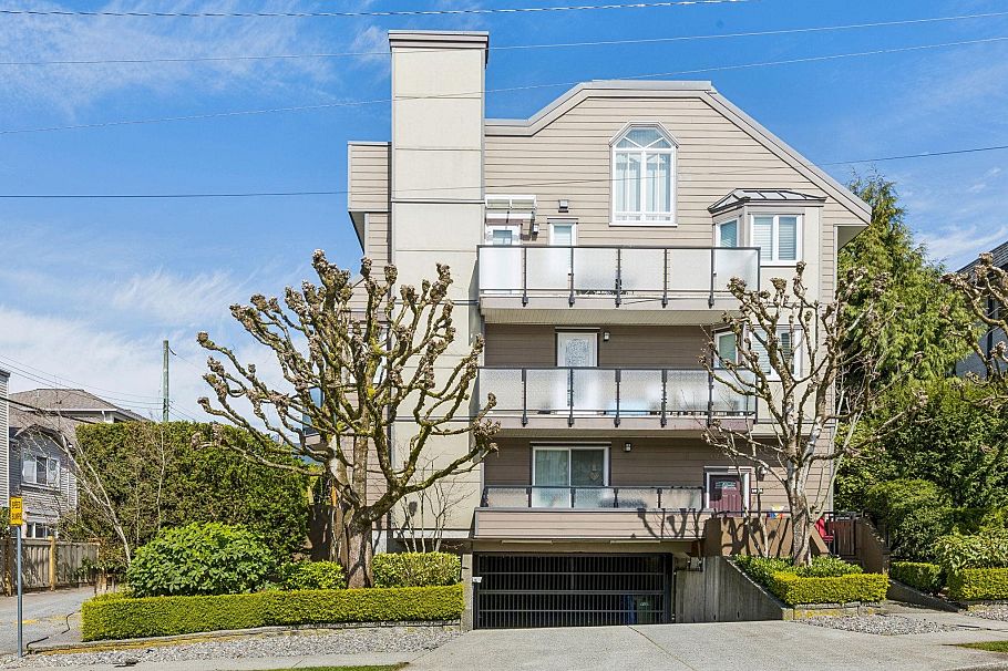 152A W 18th Street North Vancouver, BC - 35