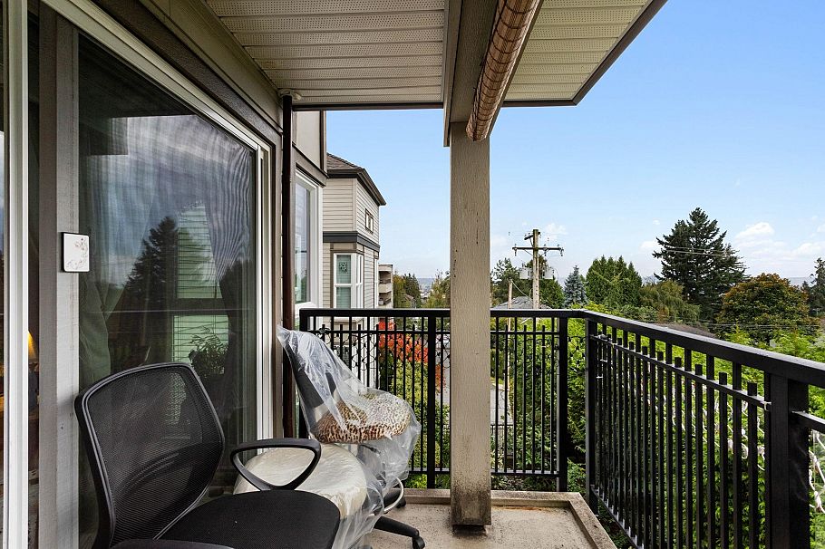 301 106 W Kings Road North Vancouver, BC - 34