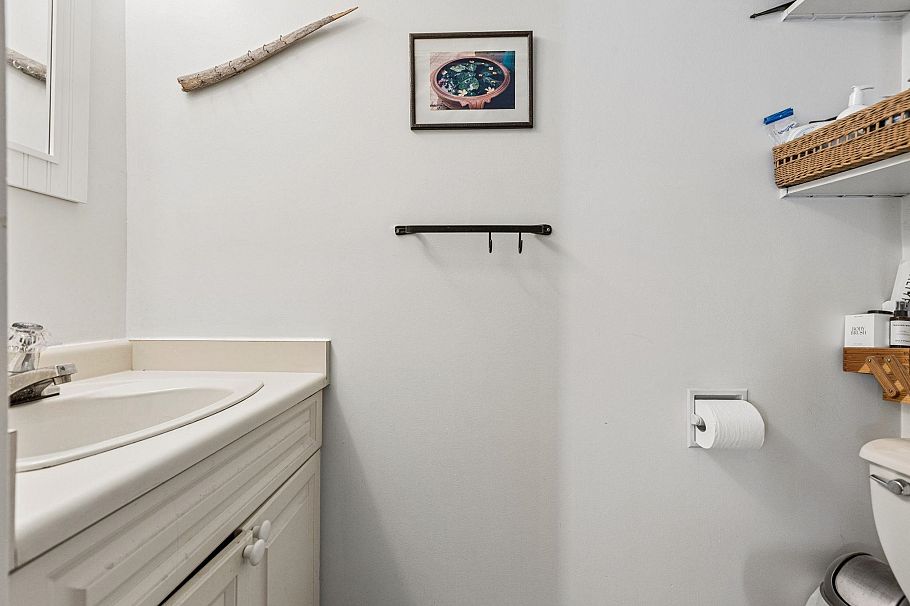 152A W 18th Street North Vancouver, BC - 22