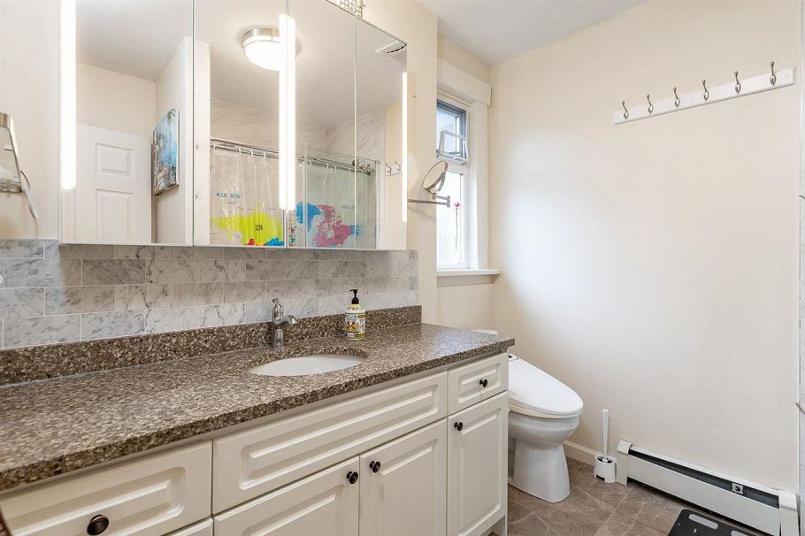 4318 W 11th Avenue Vancouver, BC - 23