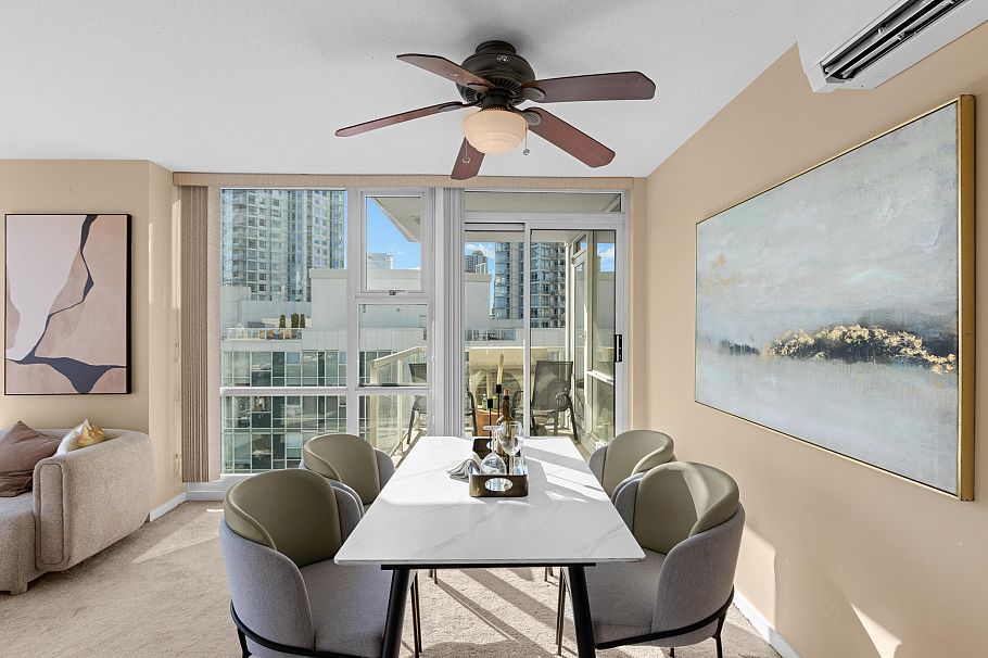 1703 1077 Marinaside Crescent Vancouver, BC - 8