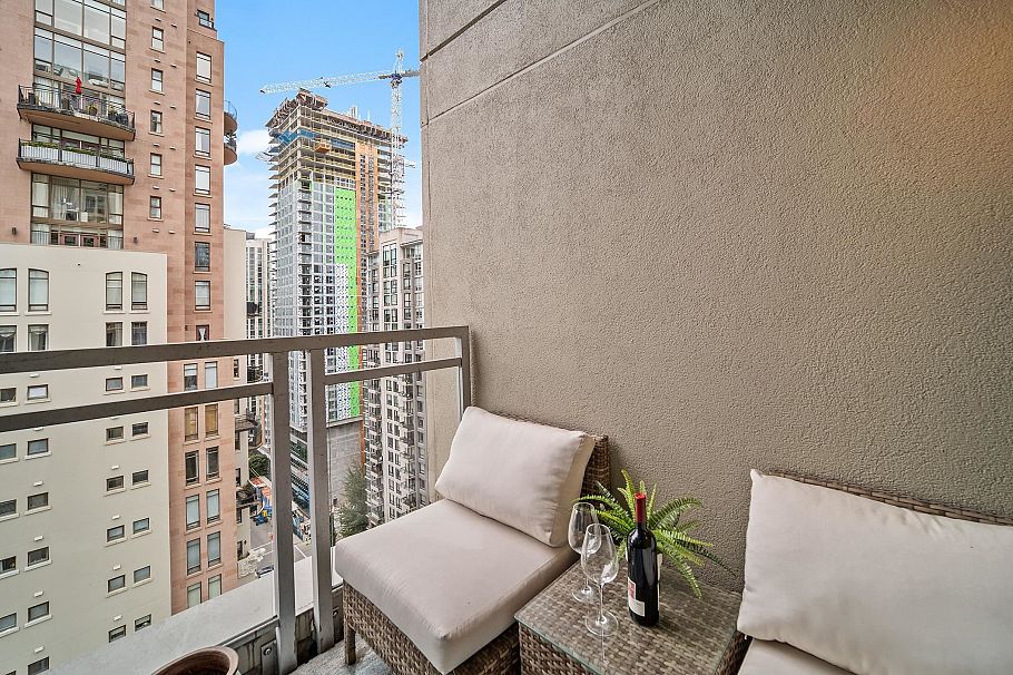 1238 Richards Street Vancouver, BC - 18