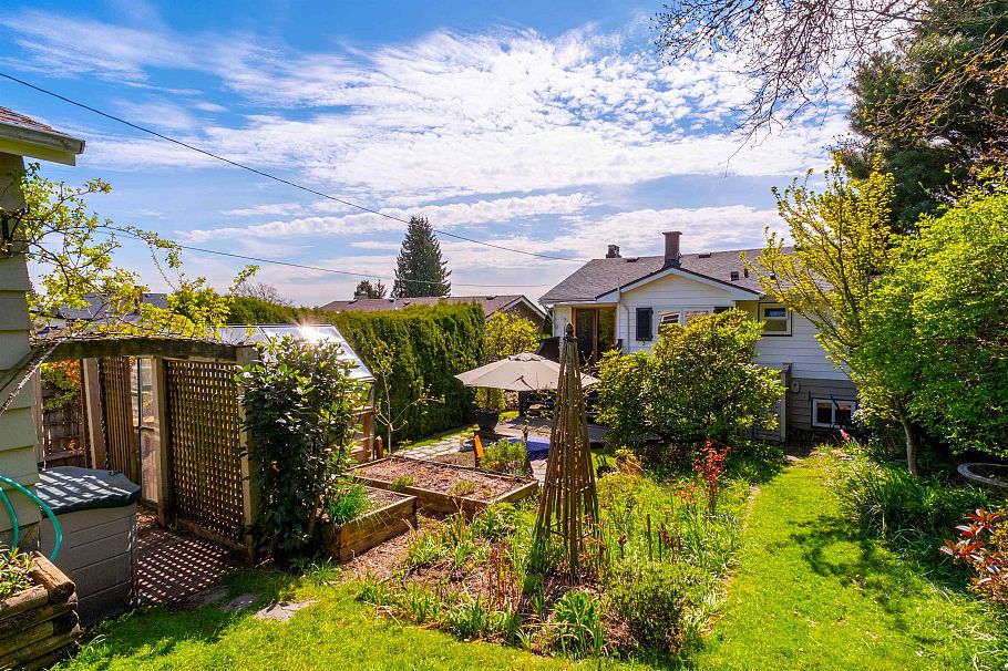 818 E 6th Street North Vancouver, BC - 29