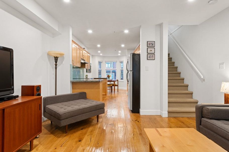 1575 Cotton Drive Vancouver, BC - 9