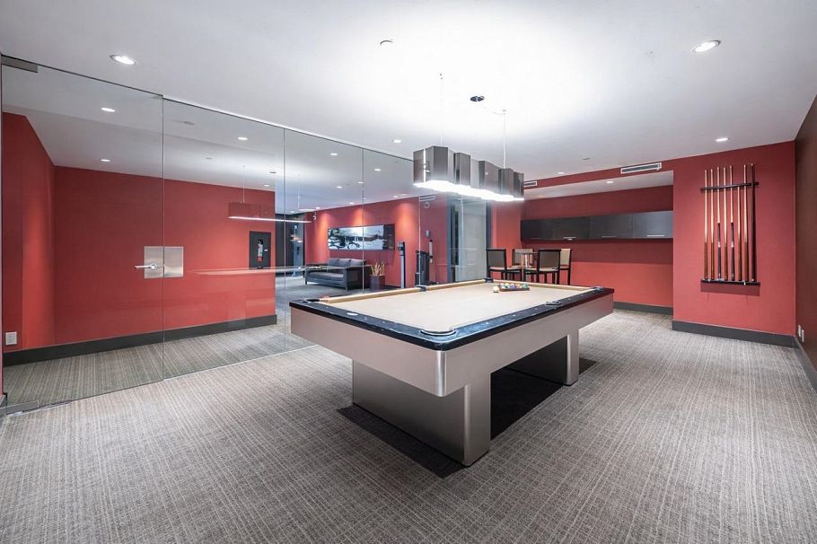 2001 277 Thurlow Street Vancouver, BC - 27