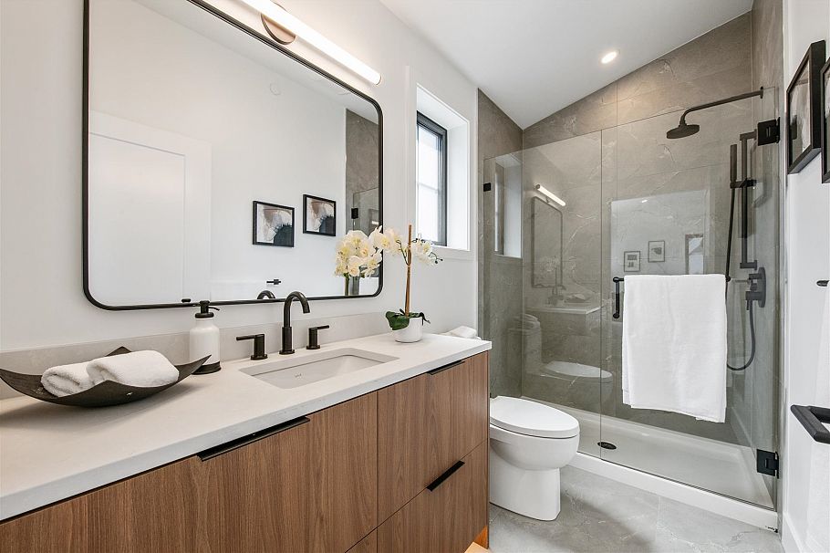 1168 E 26th Avenue Vancouver, BC - 16