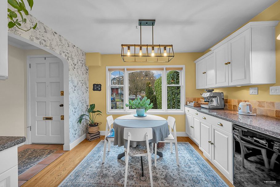 378 E 59th Avenue Vancouver, BC - 1