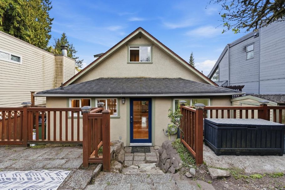 272 Osborne Road E Road North Vancouver, BC - 12