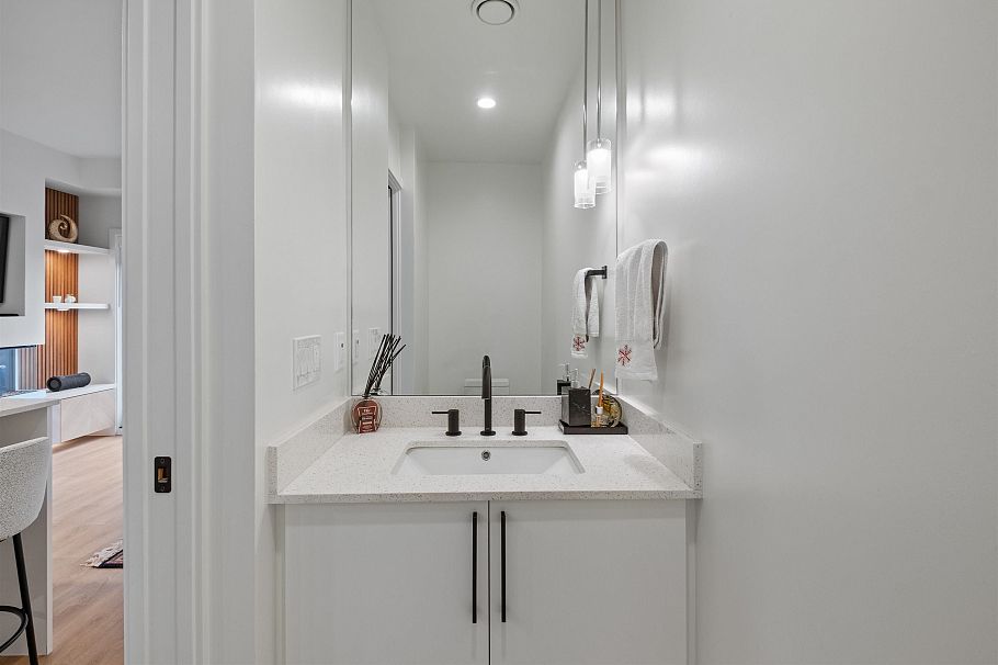 137 535 E 2nd Street North Vancouver, BC - 11