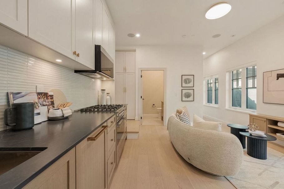 2544 Grant Street Vancouver, BC - 5