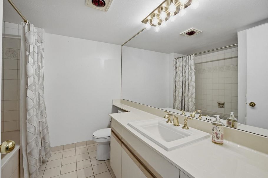 704 995 Roche Point Drive North Vancouver, BC - 20