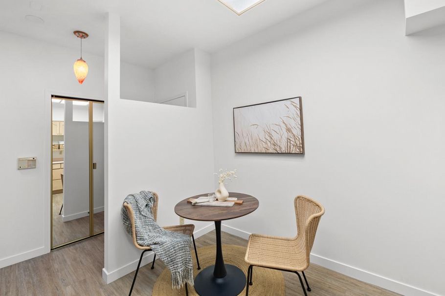 415 121 W 29th Street North Vancouver, BC - 14