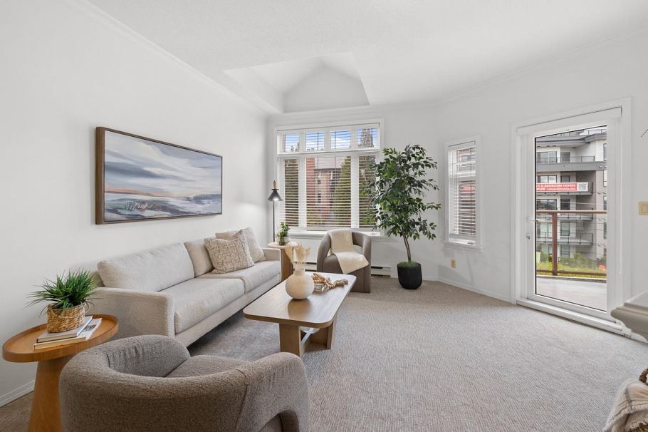 415 121 W 29th Street North Vancouver, BC - 3