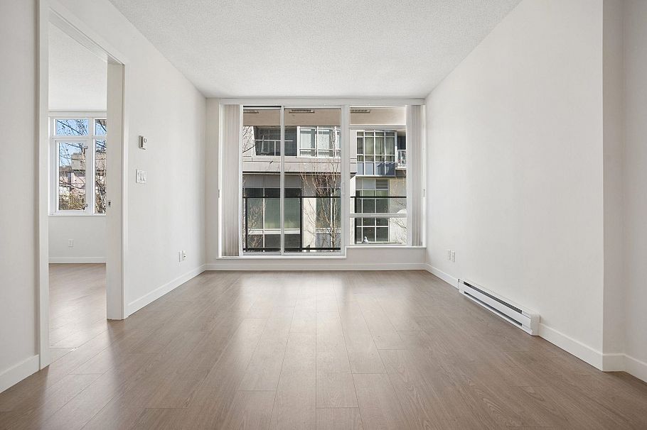 205 4815 Eldorado Mews Vancouver, BC - 3