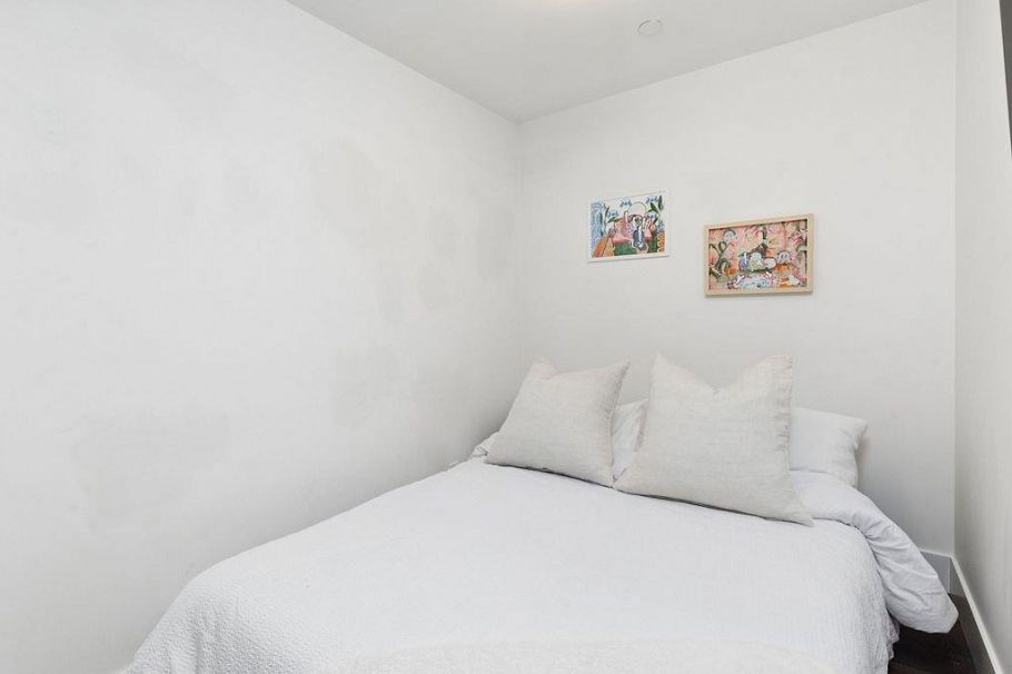 101 1550 Fern Street North Vancouver, BC - 22