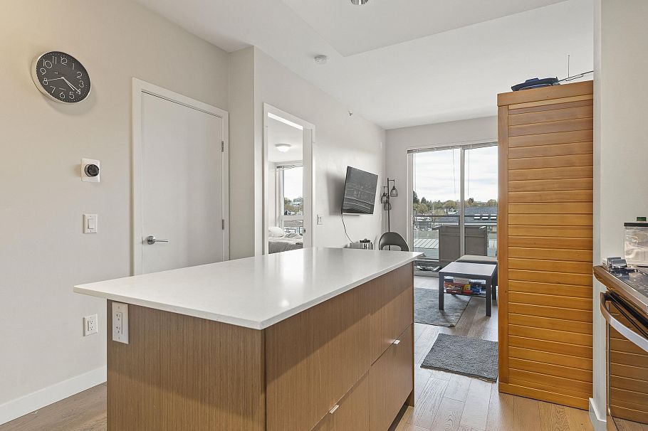 302 688 E 19 Avenue Vancouver, BC - 6