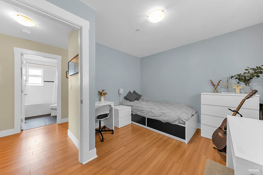 723 E 12th Avenue Vancouver, BC - 21