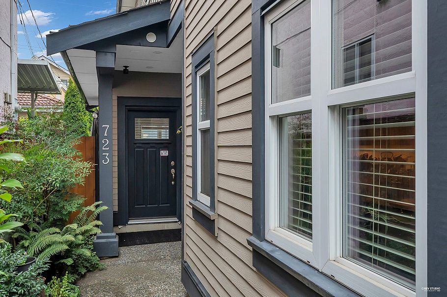 723 E 12th Avenue Vancouver, BC - 36