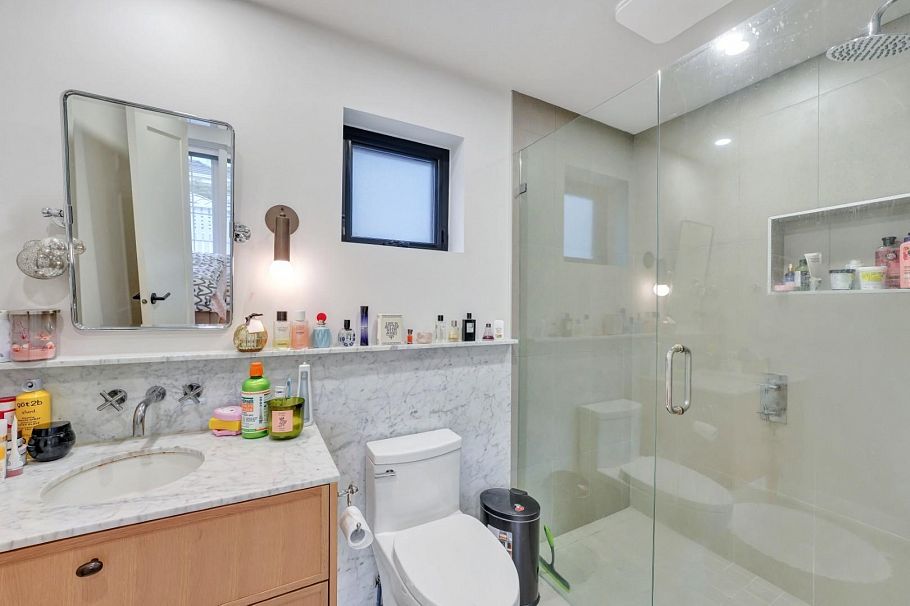 1232 W 26th Avenue Vancouver, BC - 25