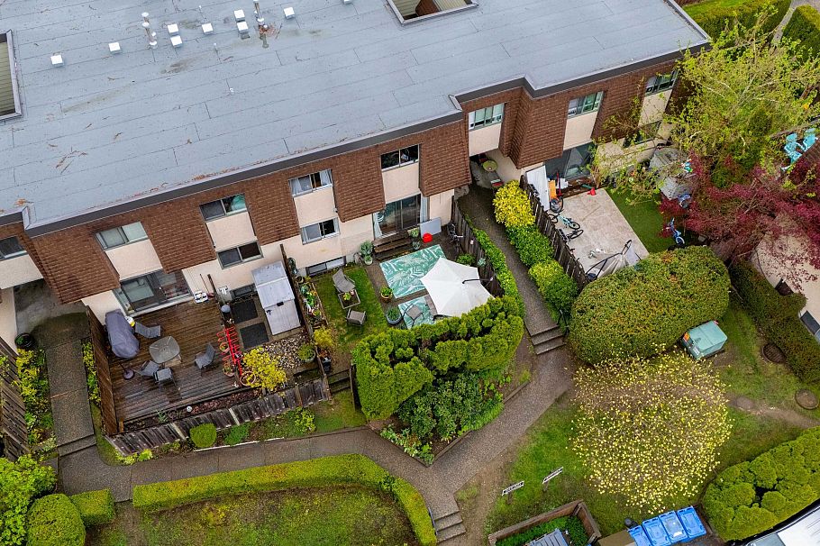 841 Old Lillooet Road North Vancouver, BC - 34