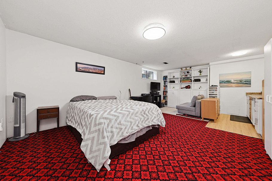 841 Old Lillooet Road North Vancouver, BC - 23