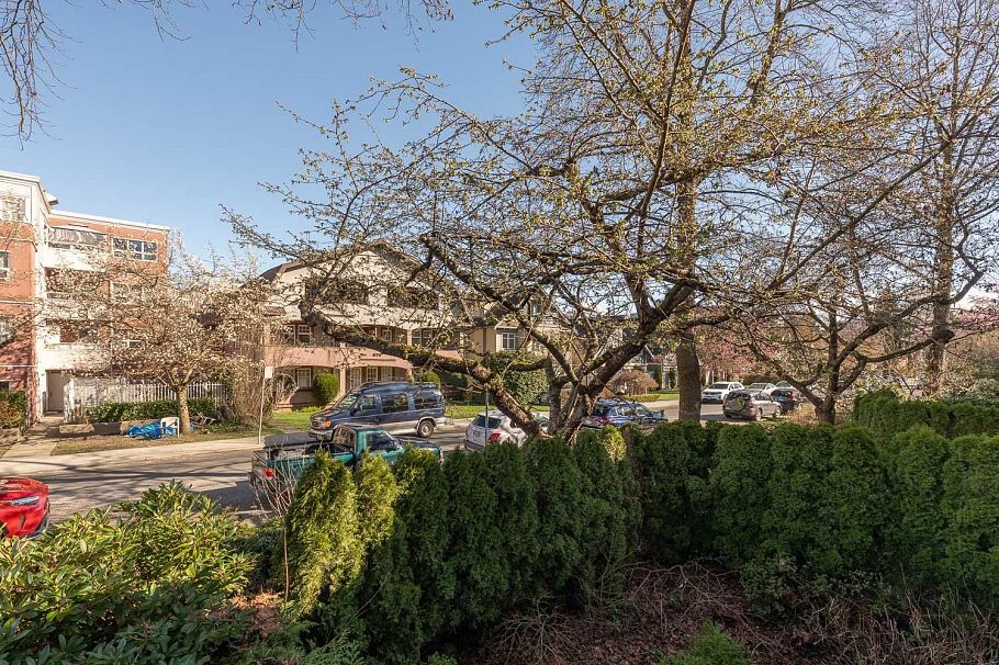 203 876 W 14th Avenue Vancouver, BC - 24