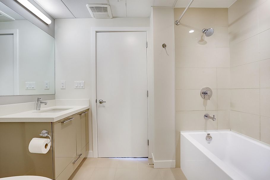 608 10177 River Drive Richmond, BC - 23