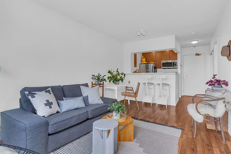 302 2330 Maple Street Vancouver, BC - 4