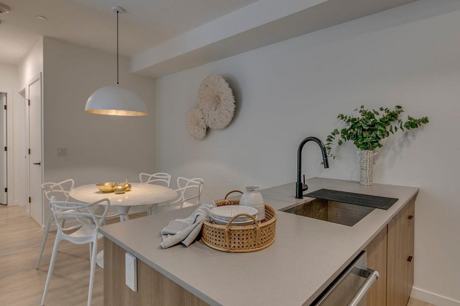 8 533 E 3rd Street North Vancouver, BC - 12