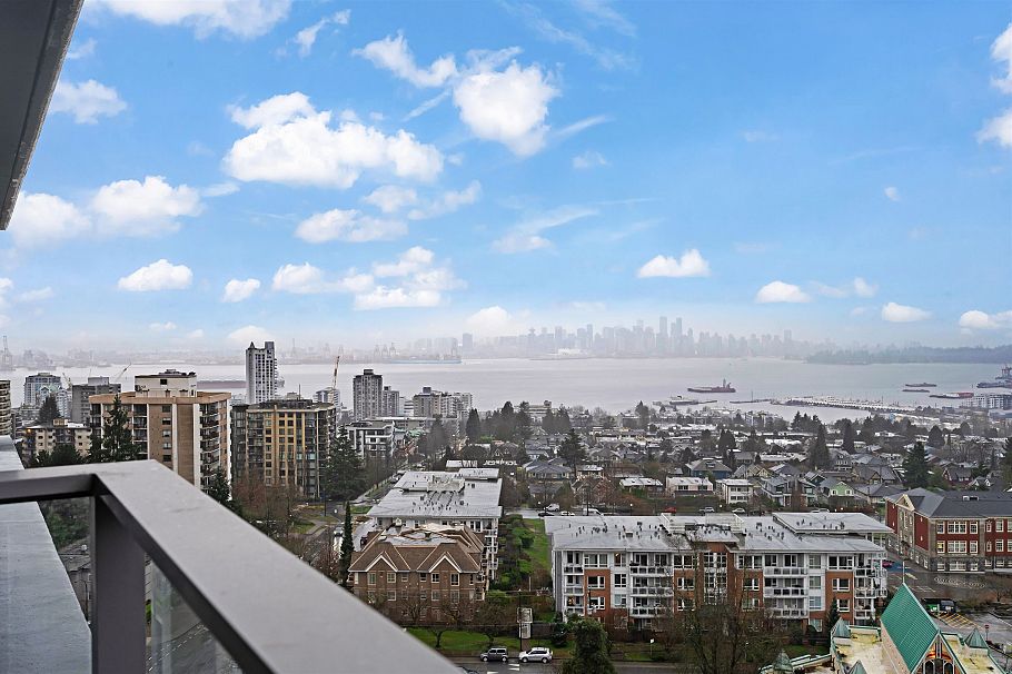 1304 1320 Chesterfield Avenue North Vancouver, BC - 1