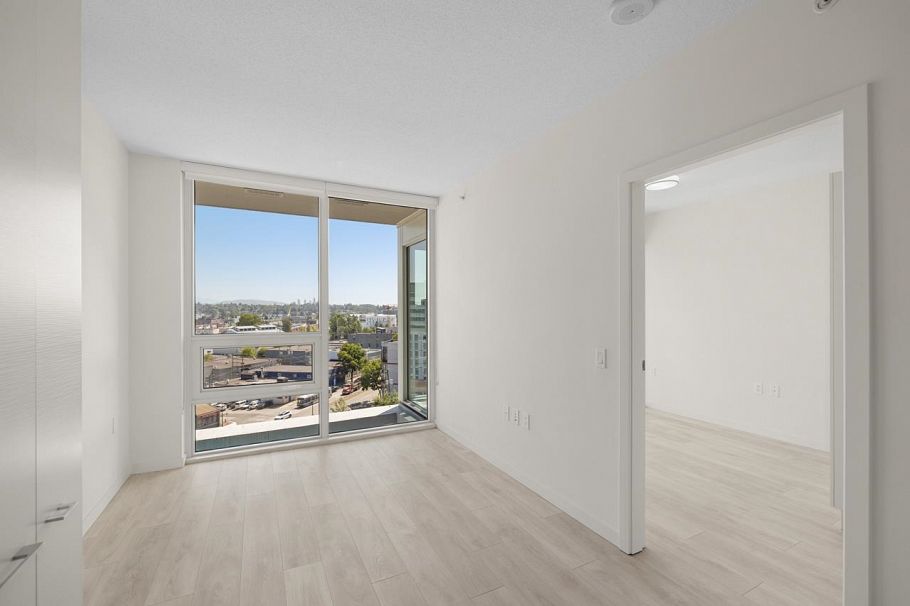 1014 180 E 2nd Avenue Vancouver, BC - 2