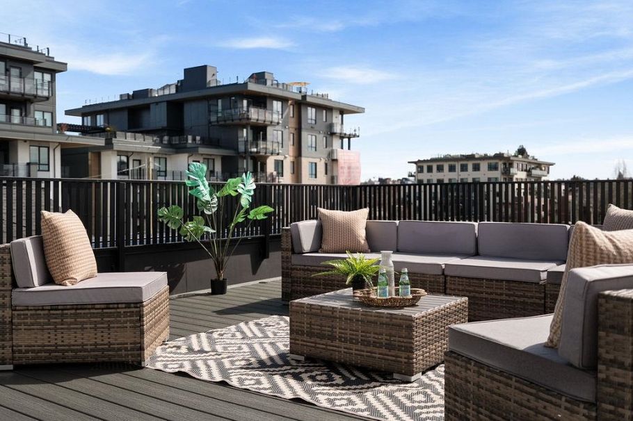 1 2282 E 8th Avenue Vancouver, BC - 2