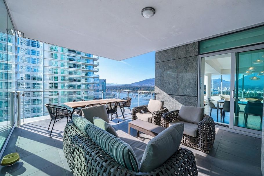 2001 277 Thurlow Street Vancouver, BC - 17