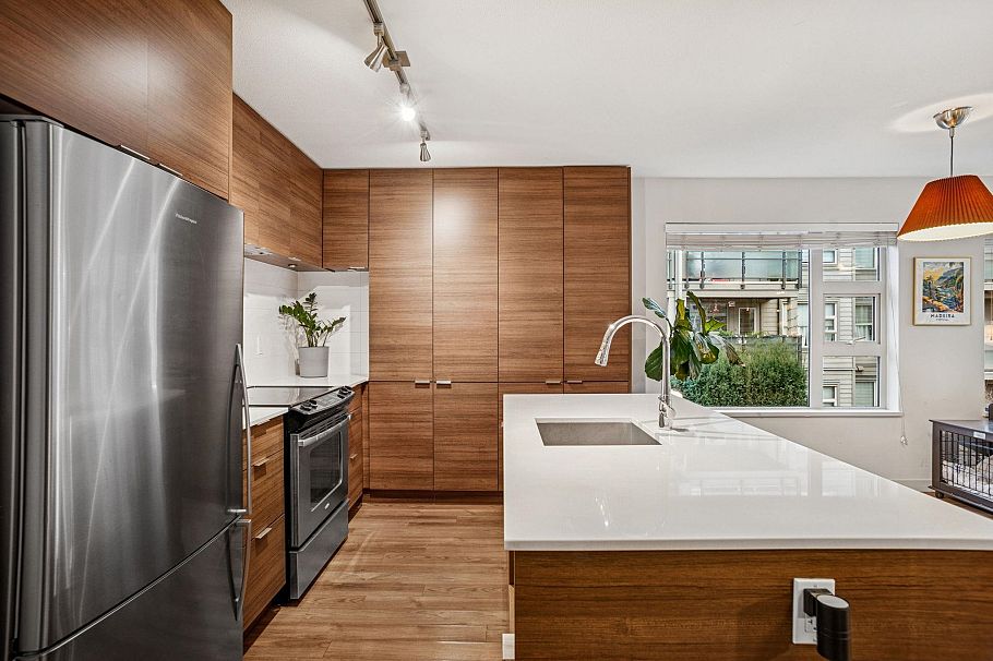 310 1673 Lloyd Avenue North Vancouver, BC - 4