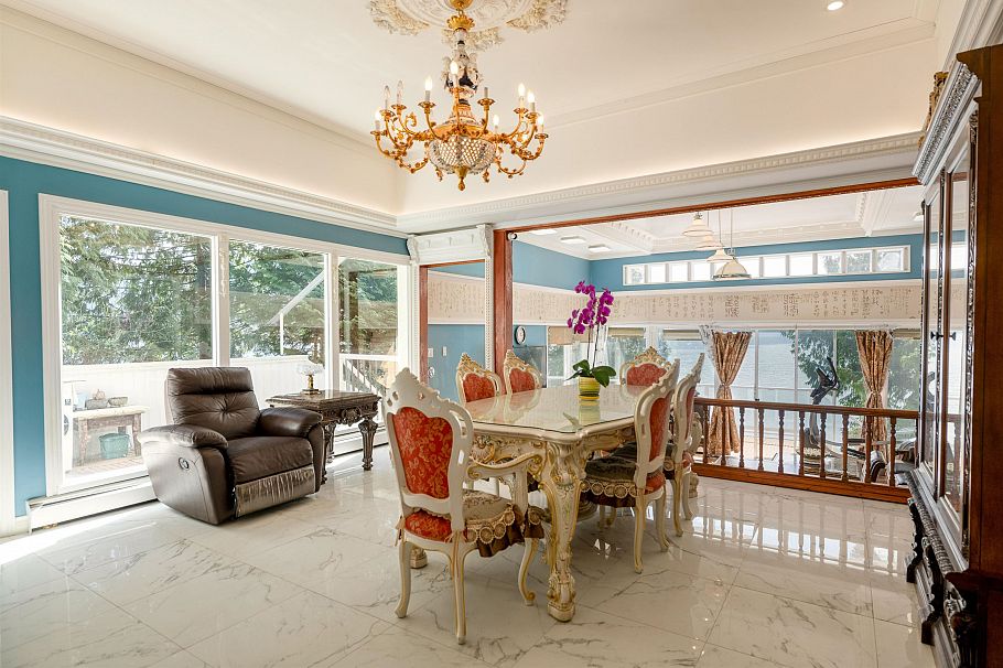 4515 Stonehaven Avenue North Vancouver, BC - 12