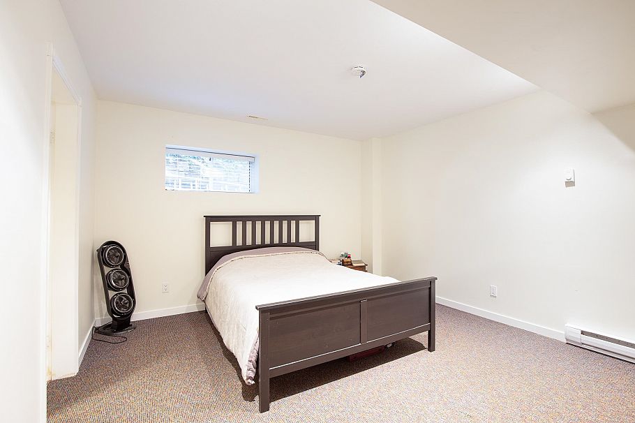 3973 Braemar Place North Vancouver, BC - 38