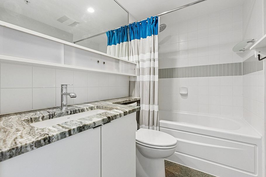 1711 939 Expo Boulevard Vancouver, BC - 17