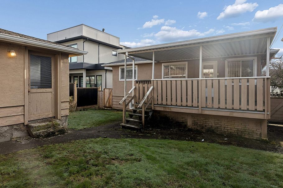 133 W 63rd Avenue Vancouver, BC - 38