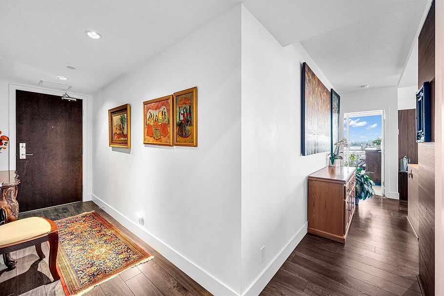 2107 1550 Fern Street North Vancouver, BC - 8