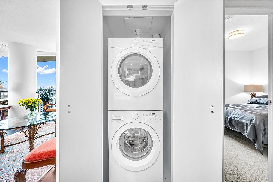 2107 1550 Fern Street North Vancouver, BC - 26