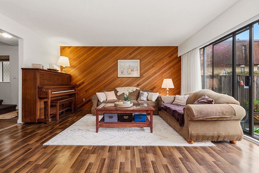 841 Old Lillooet Road North Vancouver, BC - 1