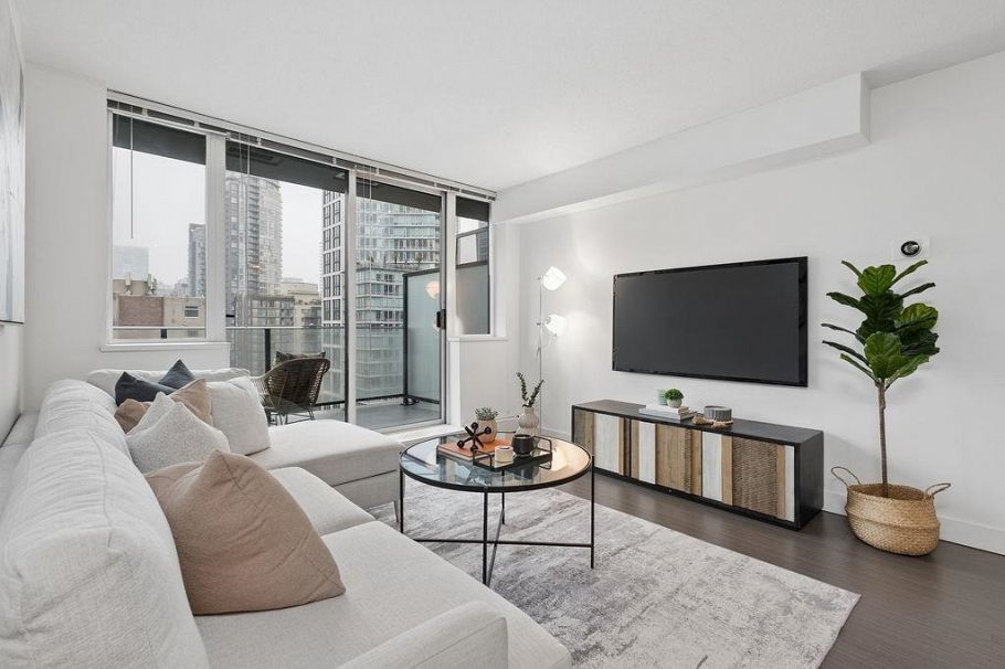 902 1325 Rolston Street Vancouver, BC - 1