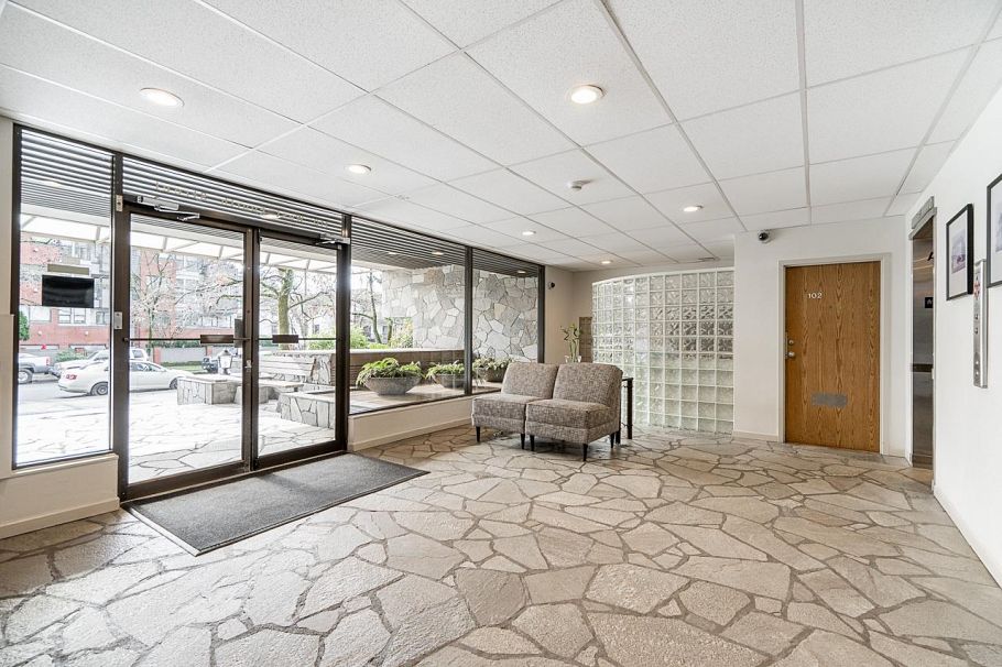 1202 110 W 4th Street North Vancouver, BC - 3