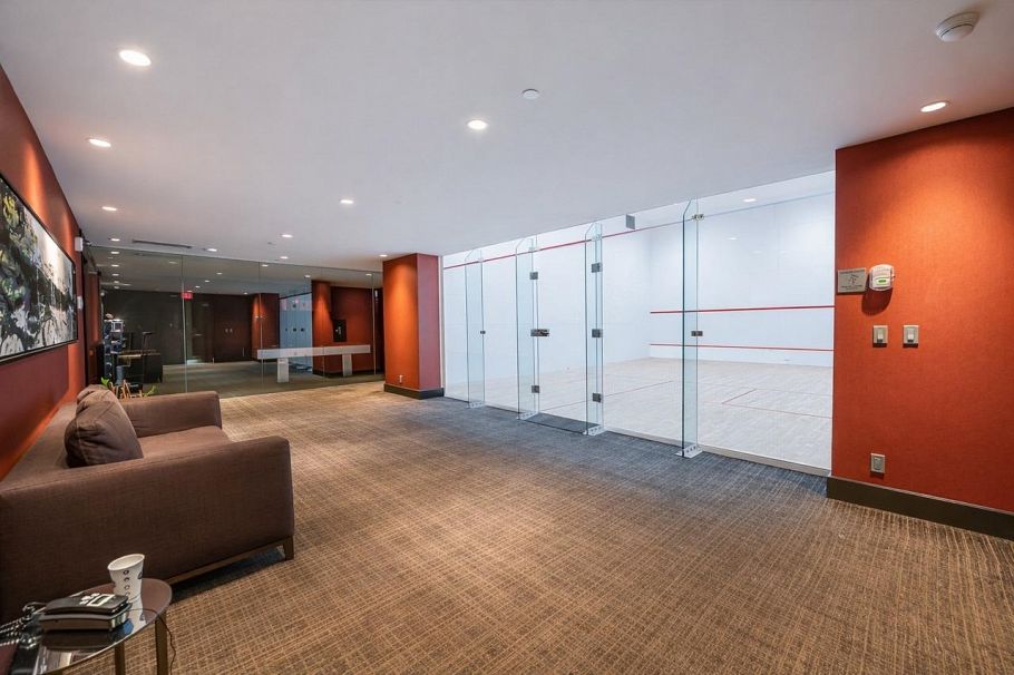 2001 277 Thurlow Street Vancouver, BC - 32