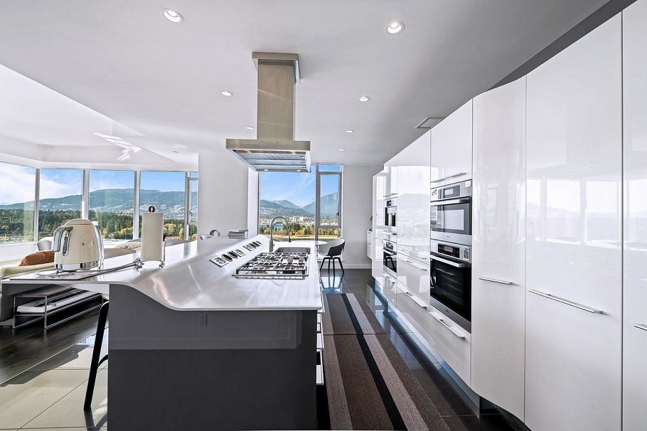 2001 277 Thurlow Street Vancouver, BC - 7