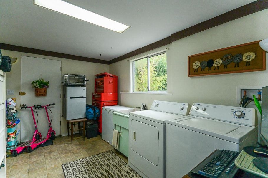 1733 Ross Road North Vancouver, BC - 12