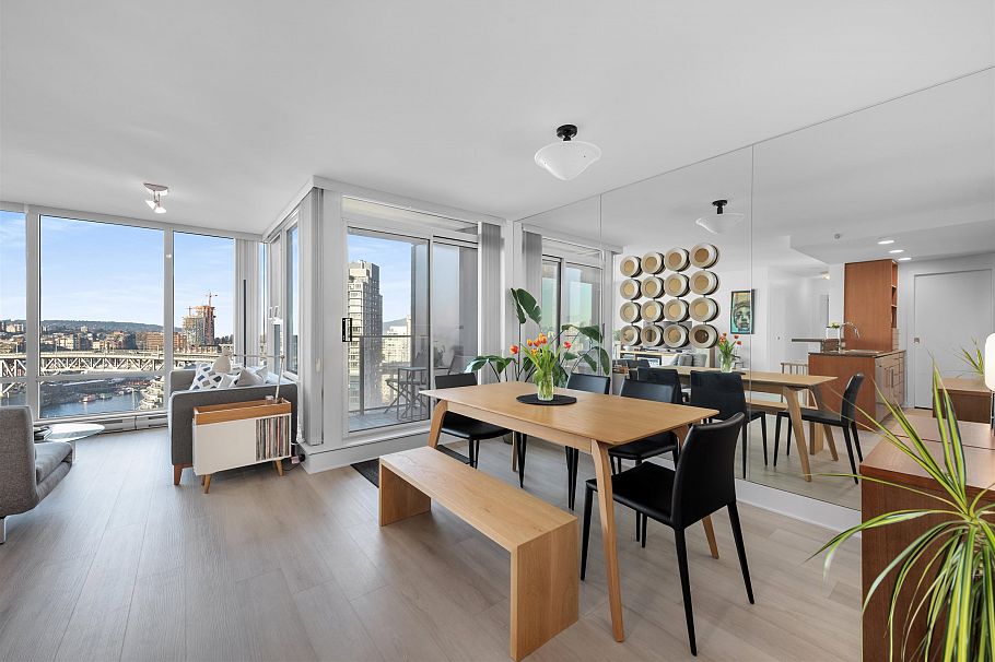 2105 455 Beach Crescent Vancouver, BC - 1